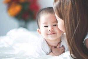 Bệnh nhân đa xơ cứng (MS) cải thiện sau khi điều trị bằng tế bào gốc mô dây rốn